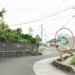 ③そのまま進むと右手に医院